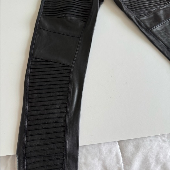 7 For All Mankind M, Faux Leather Skinny Pants, Tiny Pleats on Legs, NWT - Picture 5 of 12